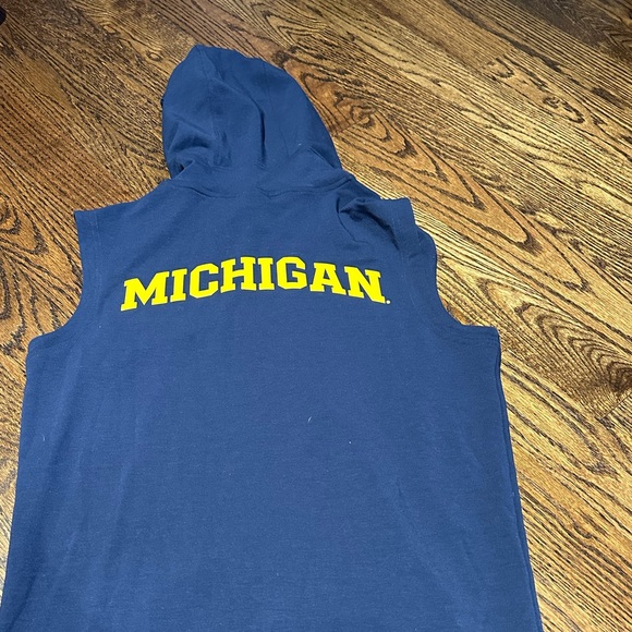 Jordan Navy Sleeveless Hoodie with Michigan Logo - Picture 2 of 2